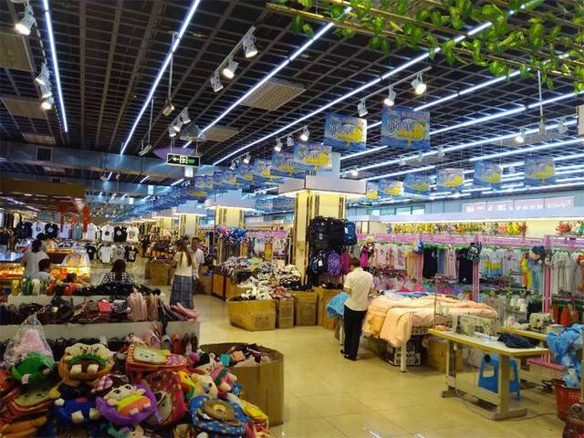 八鋼首家服裝批發(fā)城迎父親節(jié)，男士進(jìn)店有禮驚喜不斷